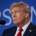 В США указали на необычную деталь во время встречи Трампа с Путиным