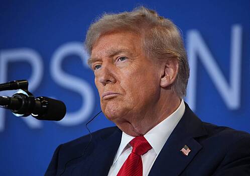 В США указали на необычную деталь во время встречи Трампа с Путиным