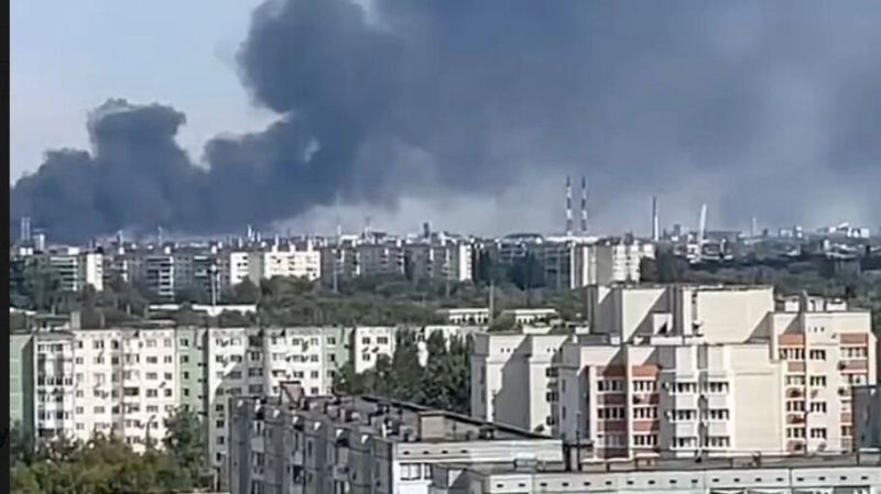 «Давайте быстрее ремонтируйте». В Крыму дефицит бензина, в стране растут цены на АЗС