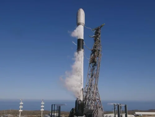 На пути к очередному рекорду: компания SpaceX в сотый раз запустила ракету-носитель Falcon 9 в 2025 году