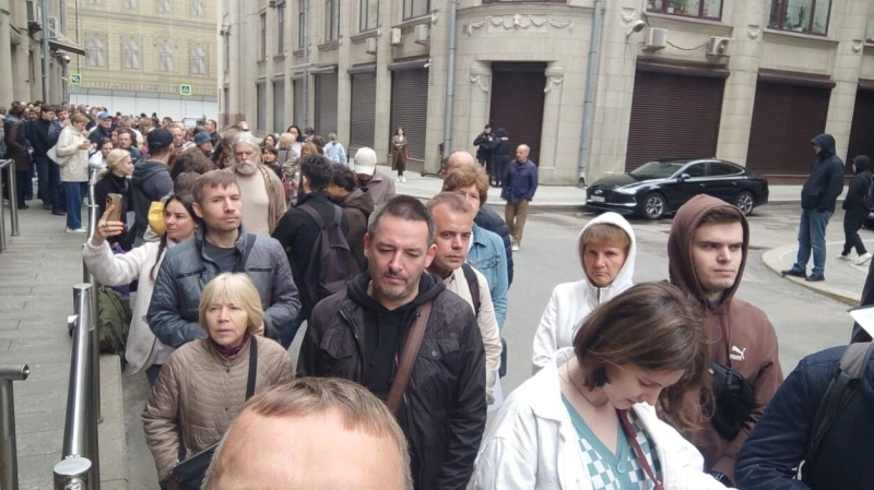 От Химкинского леса к Лосиному острову. В нацпарке строят дорогу под охраной полиции