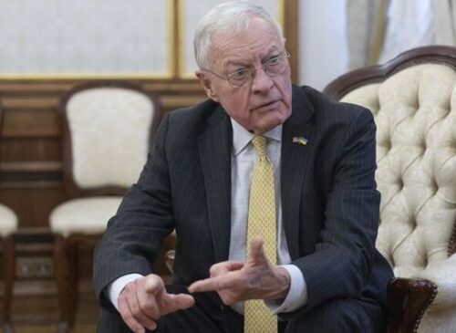 Спецпосланника по Украине Кита Келлога не взяли в Анкоридж — CNN