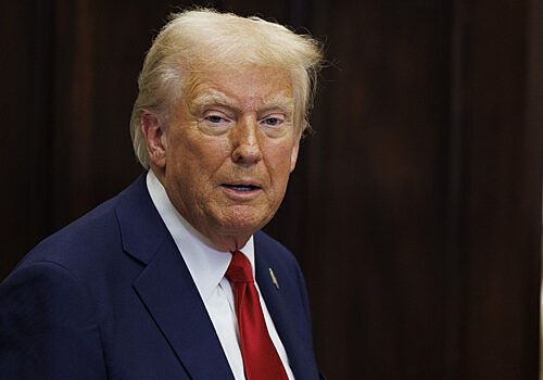 Politico: Стармер приготовил Трампу в подарок «красный ящик»
