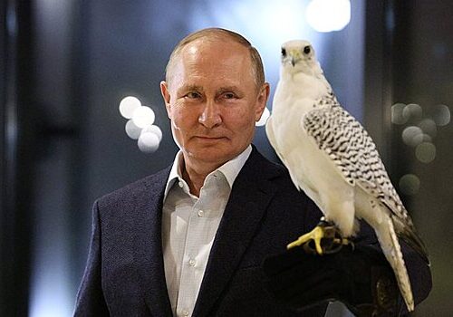 Королю Бахрейна передали редкий подарок от Путина