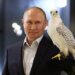 Королю Бахрейна передали редкий подарок от Путина