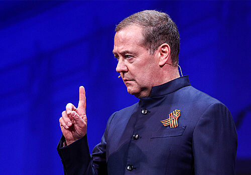 Медведев объяснил значение отмены Трампом встречи с Путиным Медведев объяснил значение отмены Трампом встречи с Путиным