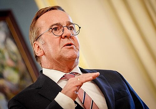 Министр обороны ФРГ обвинил Россию в «ремилитаризации» одного региона Министр обороны ФРГ обвинил Россию в «ремилитаризации» одного региона