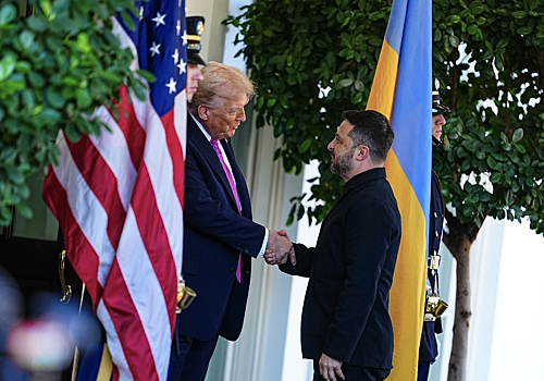 FT: Трамп на встрече с Зеленским ругался и отбросил карты боевых действий FT: Трамп на встрече с Зеленским ругался и отбросил карты боевых действий