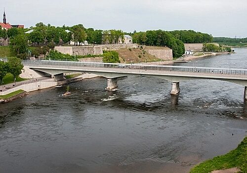 Эстония заявила о готовности сбивать российские самолеты Эстония заявила о готовности сбивать российские самолеты