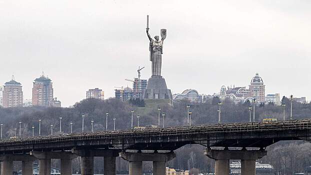 Родственники украинских военных вышли на митинг в Киеве Родственники украинских военных вышли на митинг в Киеве