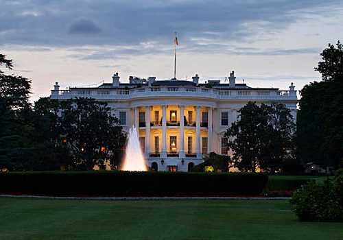 В Белом доме сделали заявление о встрече Путина и Трампа В Белом доме сделали заявление о встрече Путина и Трампа