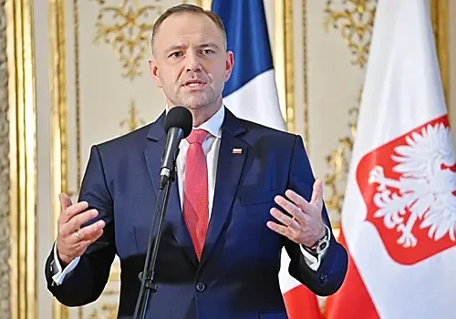 Навроцкого обвинили в нарушении конституции Польши