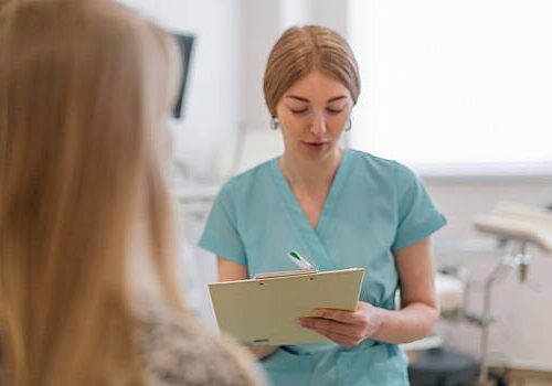 В российском городе за женскими консультациями закрепили священников В российском городе за женскими консультациями закрепили священников