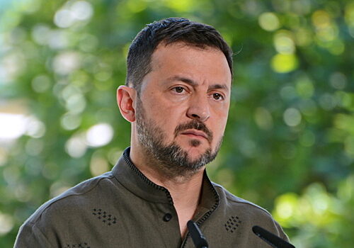 Зеленский выступил с обращением к народу Зеленский выступил с обращением к народу