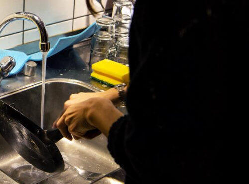 Кухонная губка может вызвать проблемы с желудком