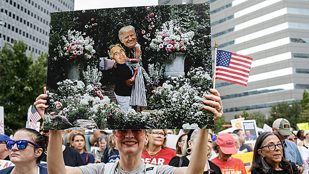 Трамп сделал новое заявление о связях с Эпштейном и упомянул Россию