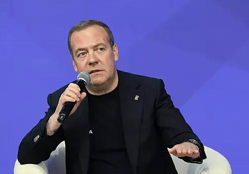 Медведев согласился с идеей Маска ликвидировать ЕС