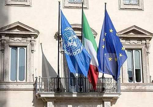 Одна европейская страна захотела остановить военную помощь Украине Одна европейская страна захотела остановить военную помощь Украине