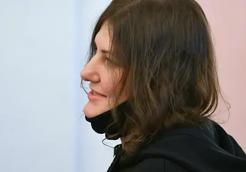 Лурье отреагировала на просьбу Долиной пожить в проданной квартире Лурье отреагировала на просьбу Долиной пожить в проданной квартире