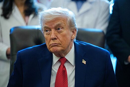 Трамп пожаловался, что Украина отвлекает его от рождественских дел