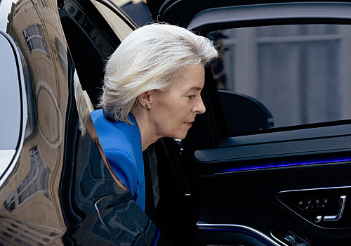 Глава Еврокомиссии примет участие в переговорах по Украине в Берлине