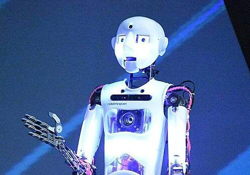 Спрогнозирована дата начала войны людей и роботов в Европе Спрогнозирована дата начала войны людей и роботов в Европе