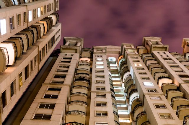 Высокие инвестиции. Выгодно ли покупать квартиры на последних этажах? | Аргументы и Факты